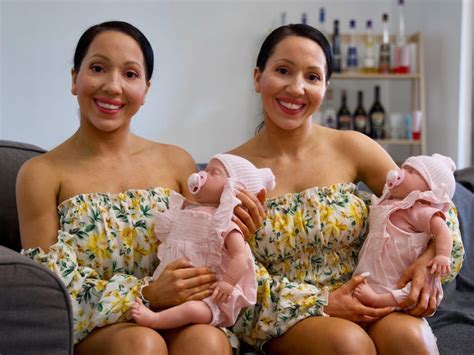 Extreme Sisters: Identical Twins From Australia Share Everything ...